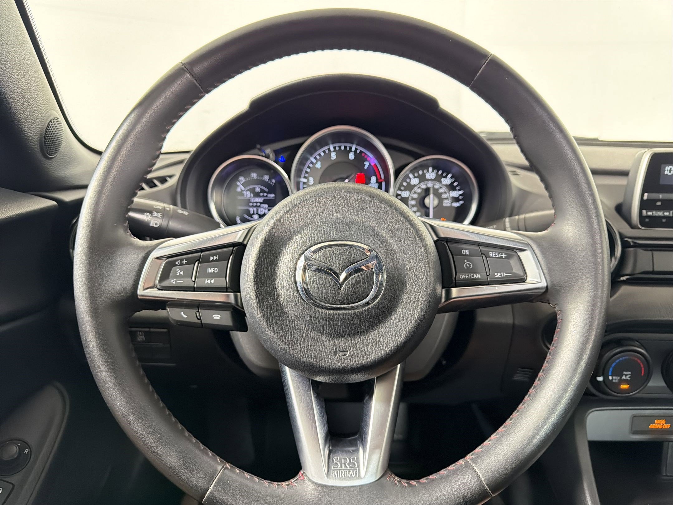 Used 2017 MAZDA MX-5 Miata Sport RWD image 15