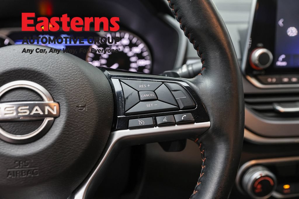 Used 2023 Nissan Altima 2.5 SR FWD image 16