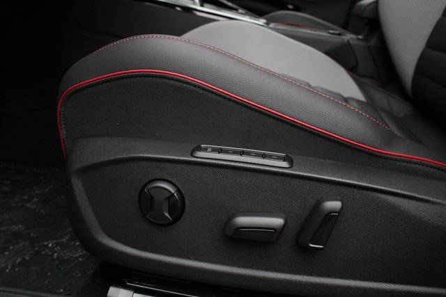 New 2026 Volkswagen GTI SE FWD image 3