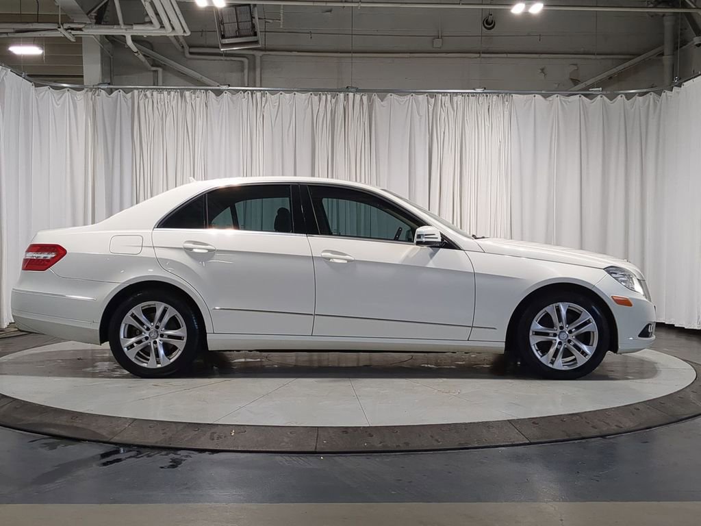 Used 2011 Mercedes-Benz E 350 4MATIC Sedan image 17