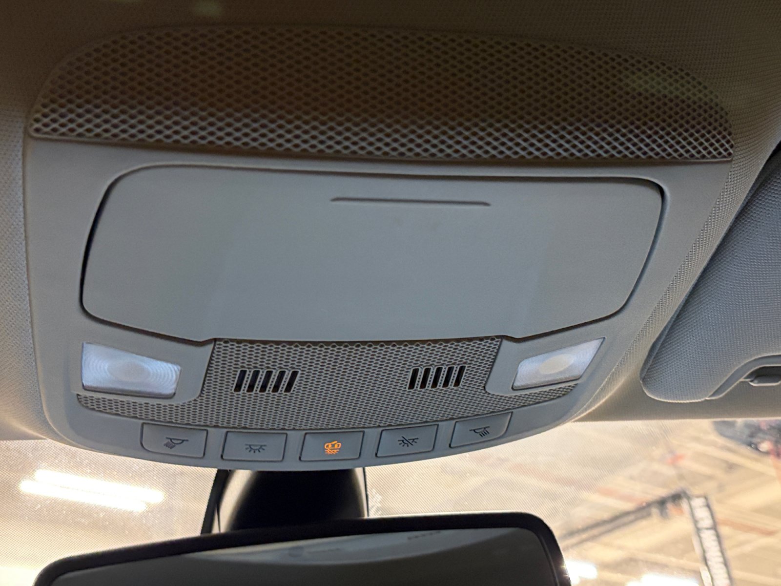 Used 2020 Ford Fusion SE FWD image 16