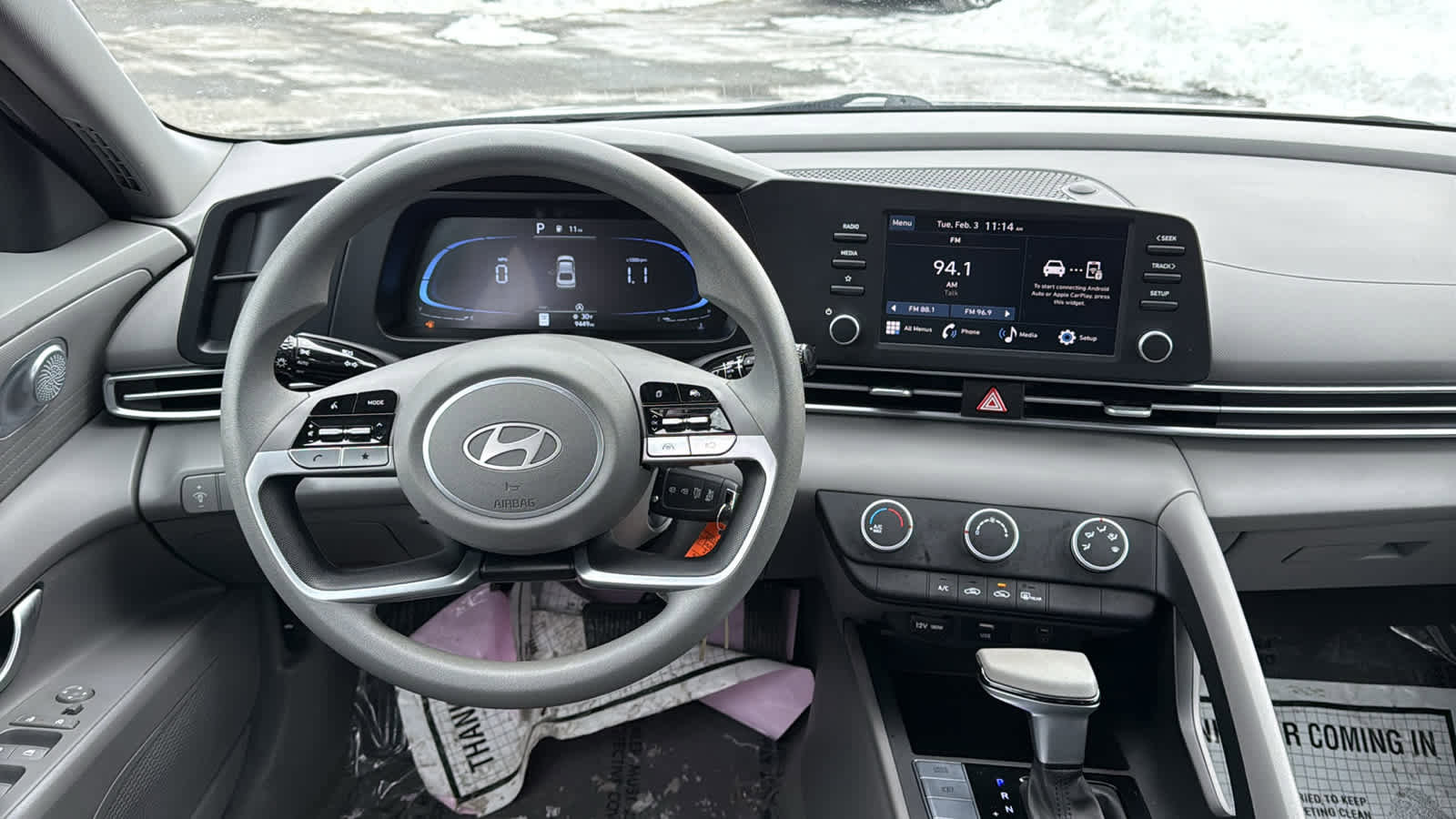 Used 2025 Hyundai Elantra SE image 24