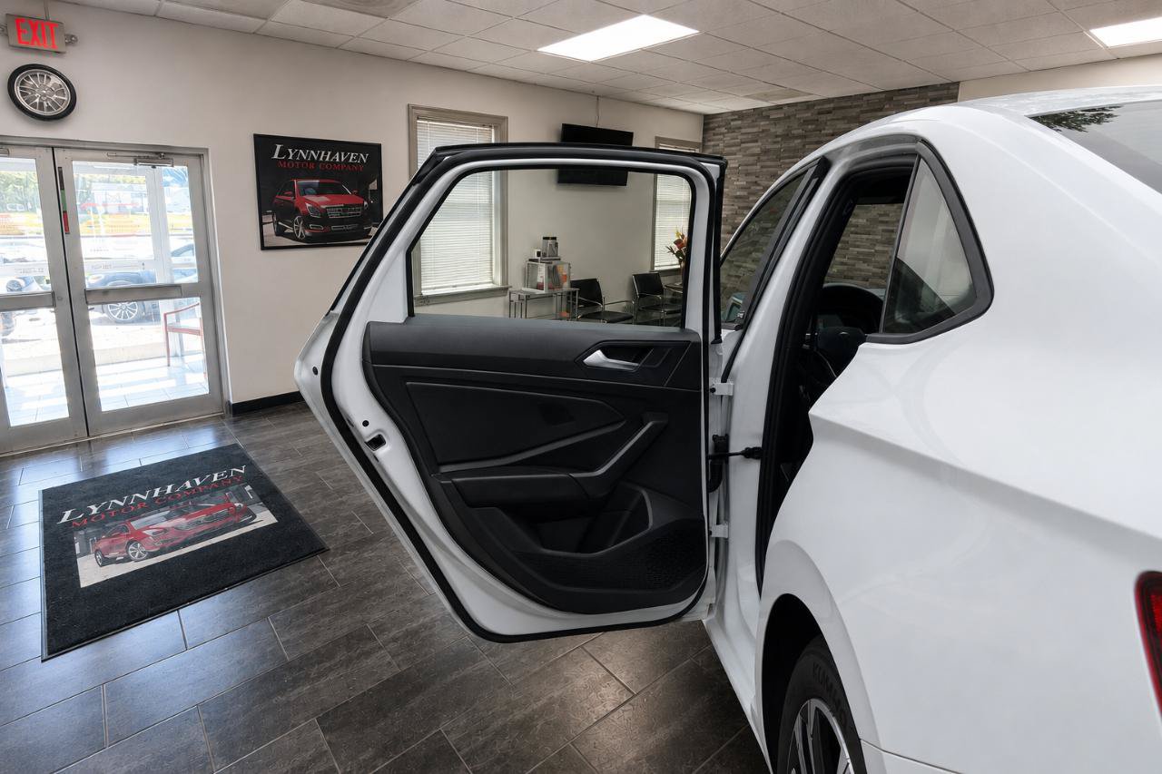 Used 2025 Volkswagen Jetta Sport FWD image 12