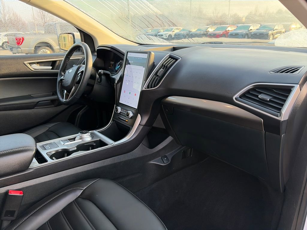 Used 2024 Ford Edge SEL w/ Convenience Package image 11