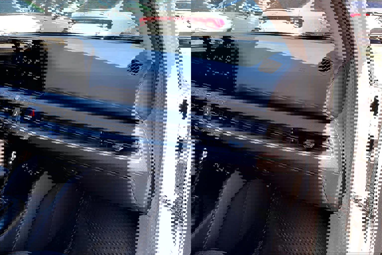 Used 2025 Kia K4 LXS image 17