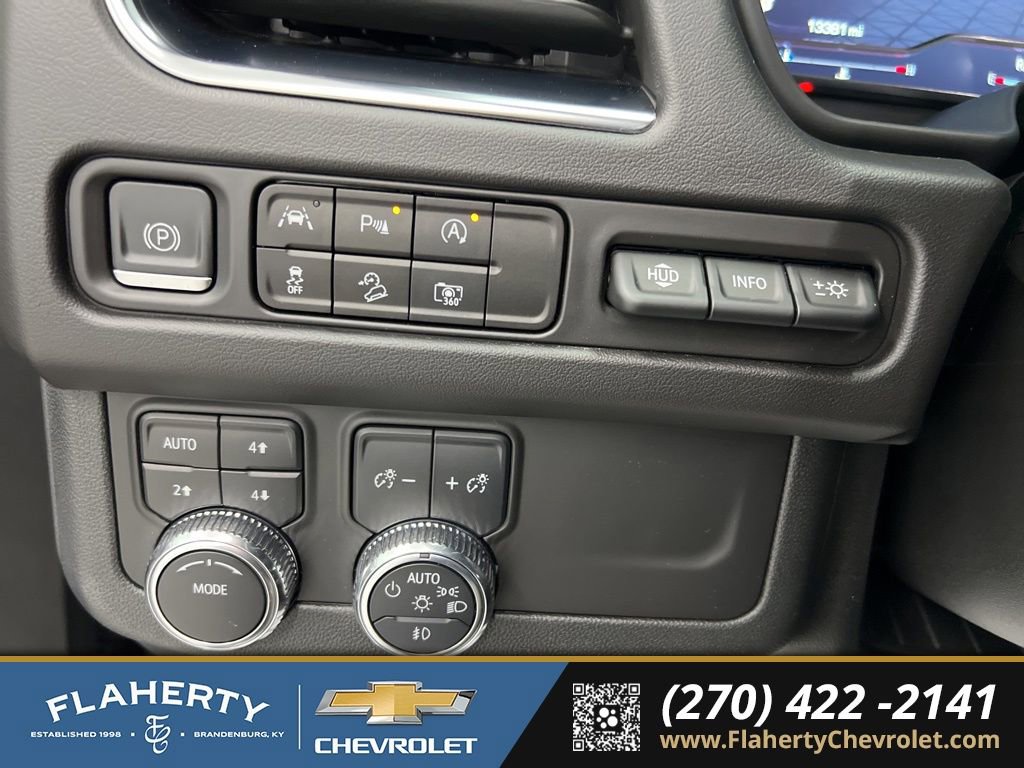 Used 2024 GMC Yukon XL AT4 w/ Technology Package image 23