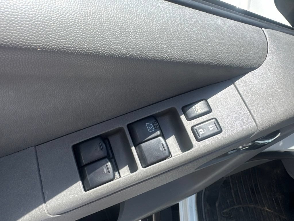 Used 2018 Nissan Frontier SV RWD image 12