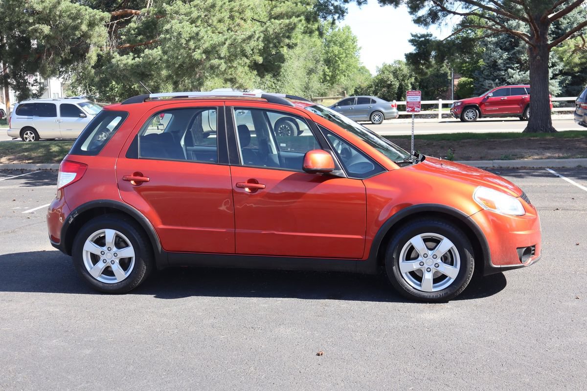 Used 2010 Suzuki SX4 Touring AWD/4WD image 3