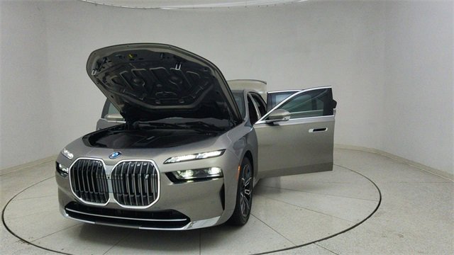 Used 2025 BMW i7 eDrive50 image 76