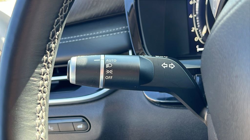 Used 2023 INFINITI QX60 Sensory w/ Vision Package image 16