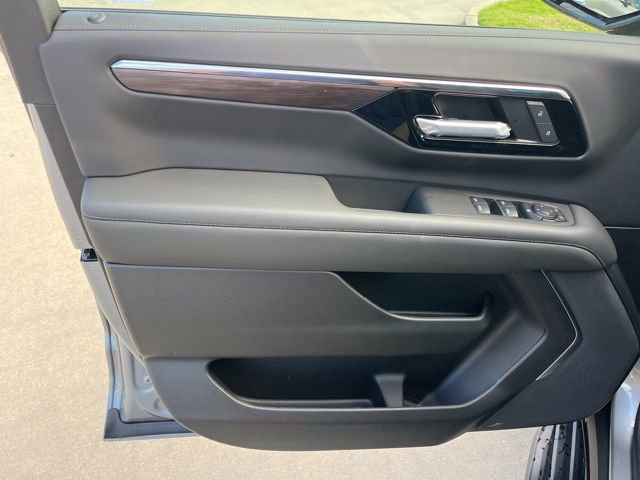 New 2026 Chevrolet Suburban LS RWD image 13