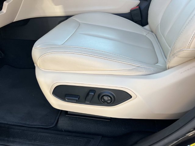 Certified 2024 Jeep Grand Cherokee L Limited w/ Black Appearance Package AWD/4WD image 29
