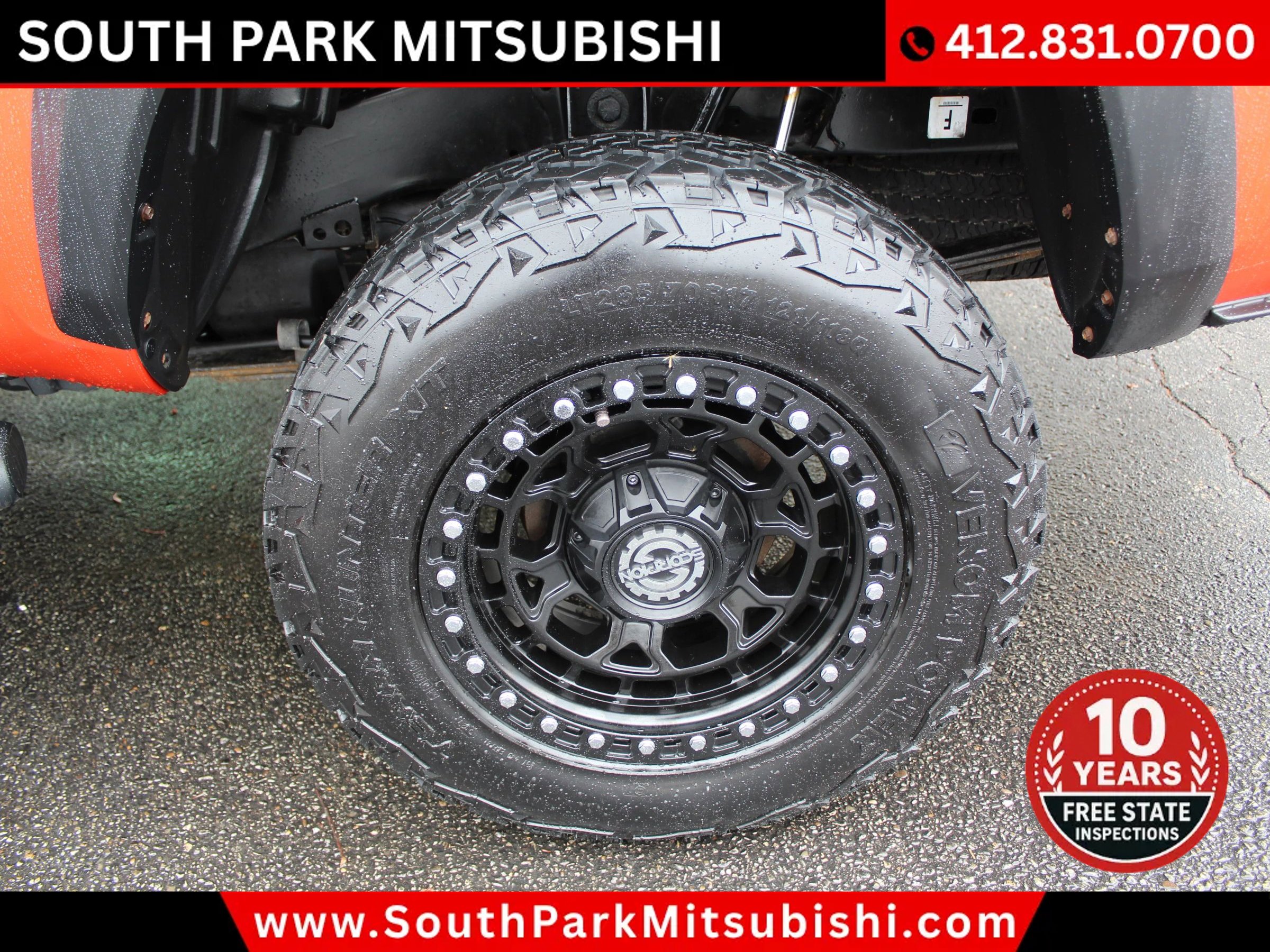 Used 2017 Toyota Tacoma TRD Off-Road w/ Premium & Technology Package image 32