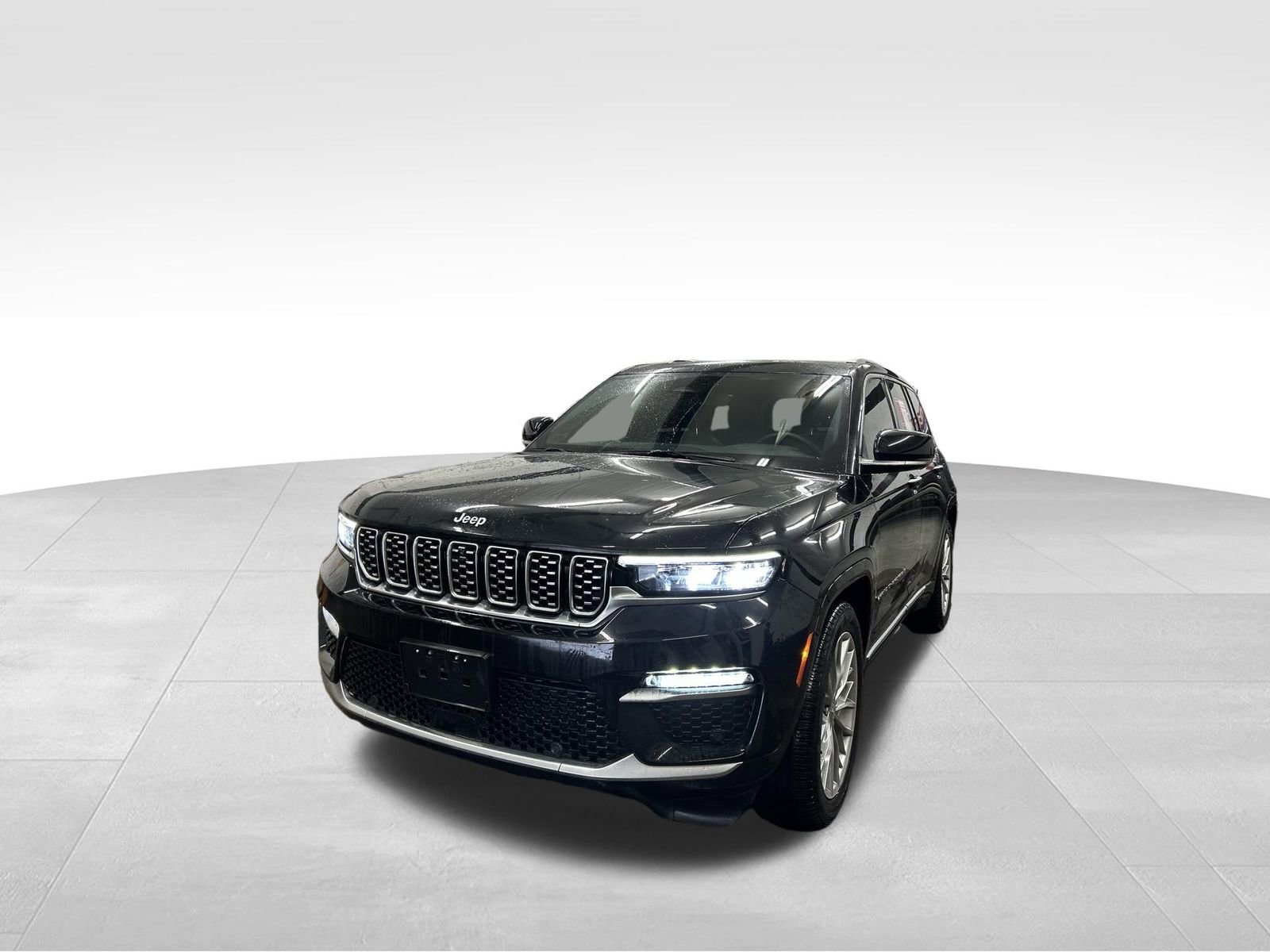 Certified 2023 Jeep Grand Cherokee Summit w/ Luxury Tech Group V image 36