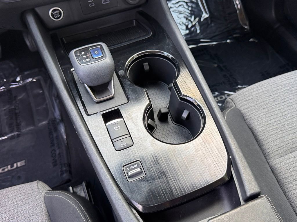 Certified 2021 Nissan Rogue SV FWD image 18