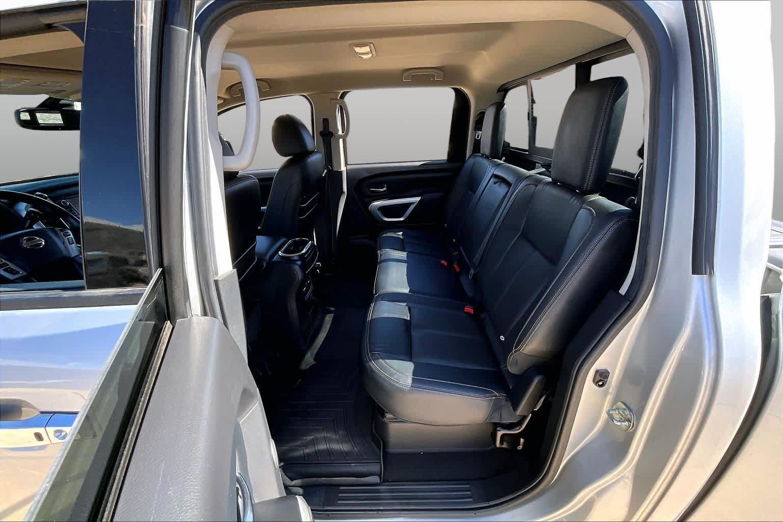 Used 2017 Nissan Titan SL AWD/4WD image 20