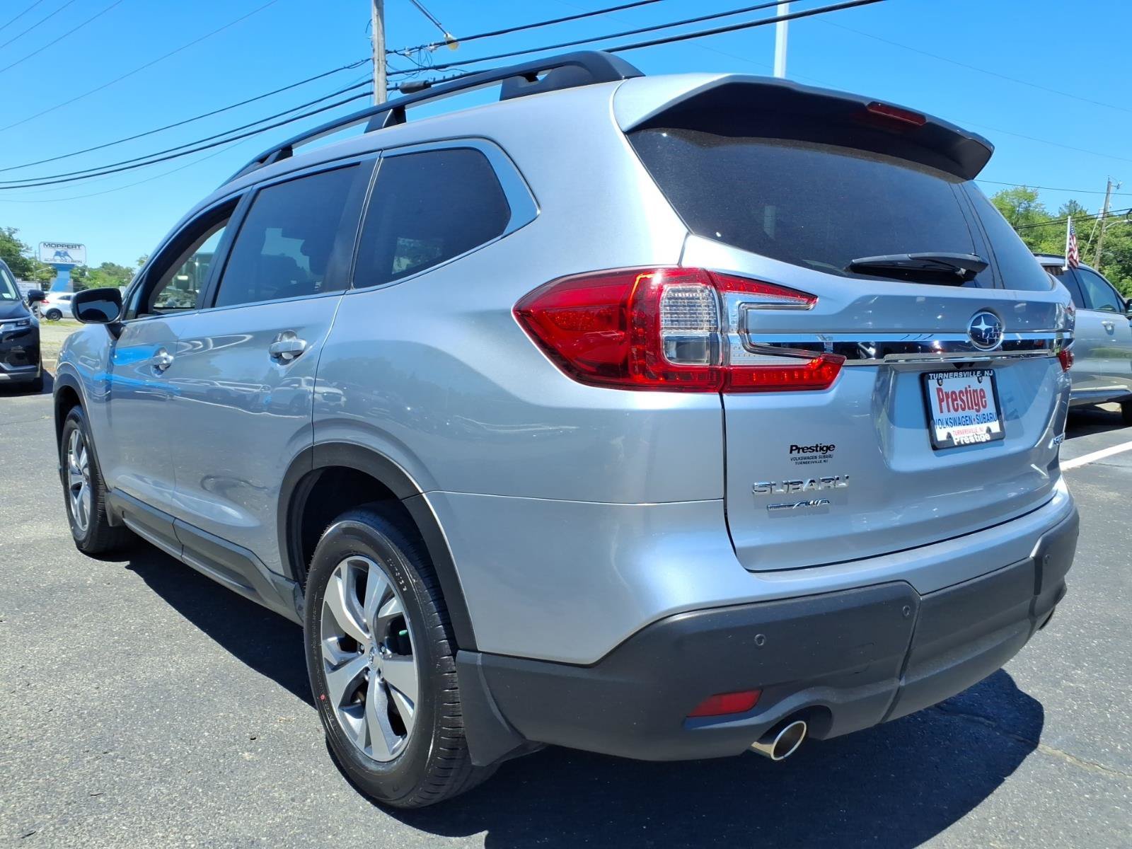 Certified 2023 Subaru Ascent Premium w/ Convenience Package AWD/4WD image 4