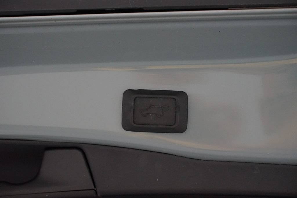 Used 2022 Toyota RAV4 XLE w/ Convenience Package FWD image 34