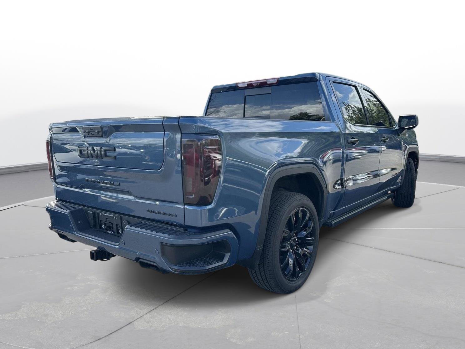 Used 2025 GMC Sierra 1500 Denali w/ Denali Reserve Package image 6