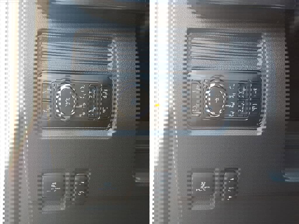 New 2026 Ford F350 Lariat w/ Lariat Ultimate Package image 29