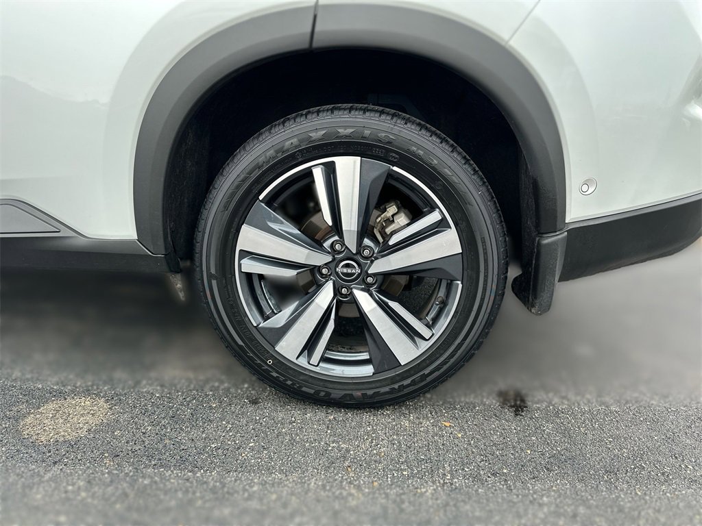 Used 2024 Nissan Rogue SL w/ SL Premium Package image 19