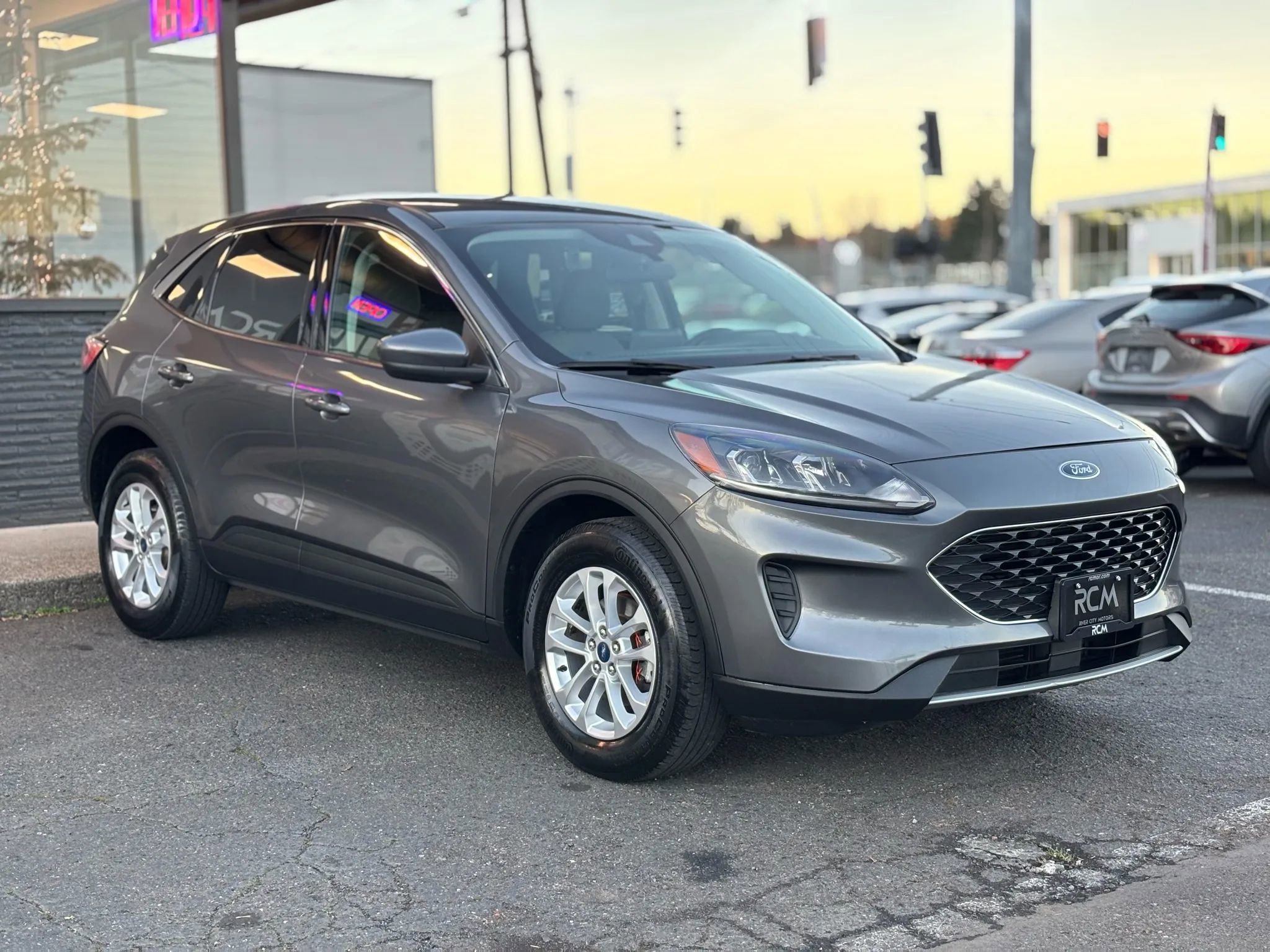 Used 2021 Ford Escape SE image 4