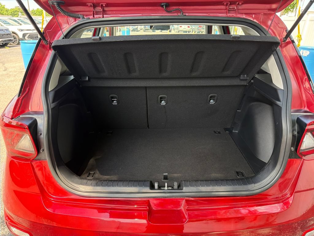 Used 2025 Hyundai Venue Limited FWD image 28