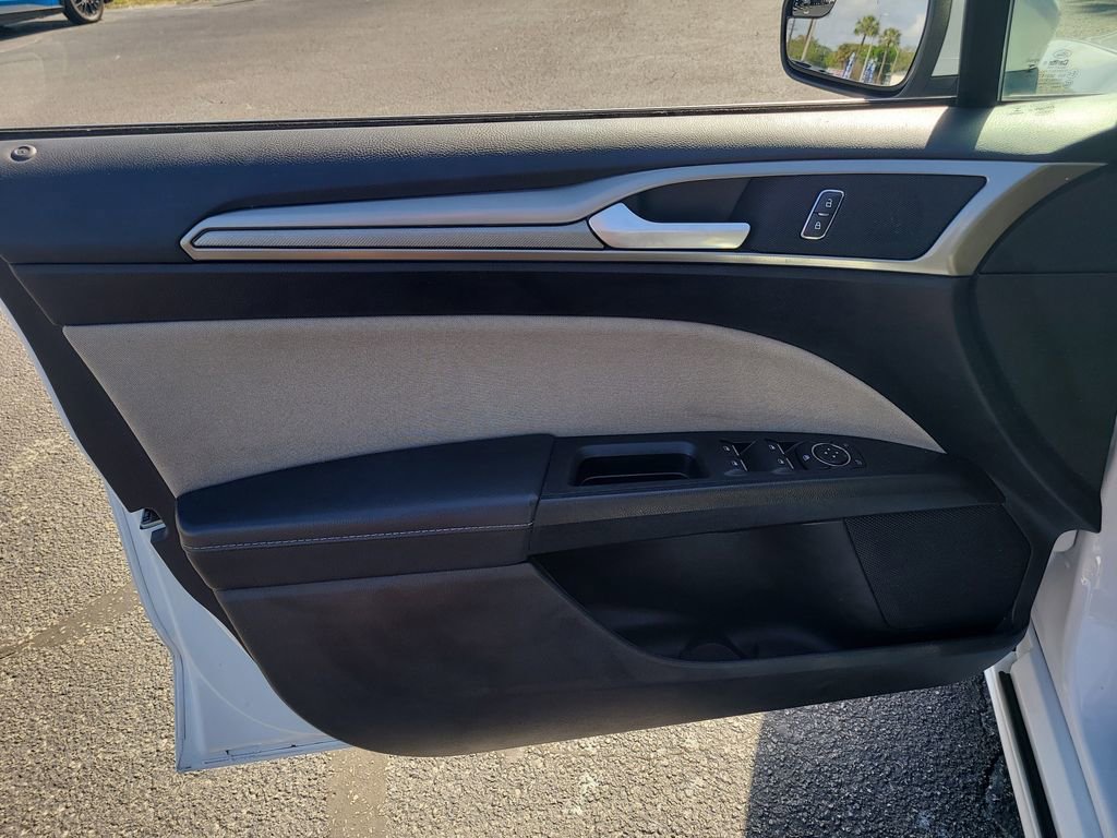 Used 2018 Ford Fusion S image 12