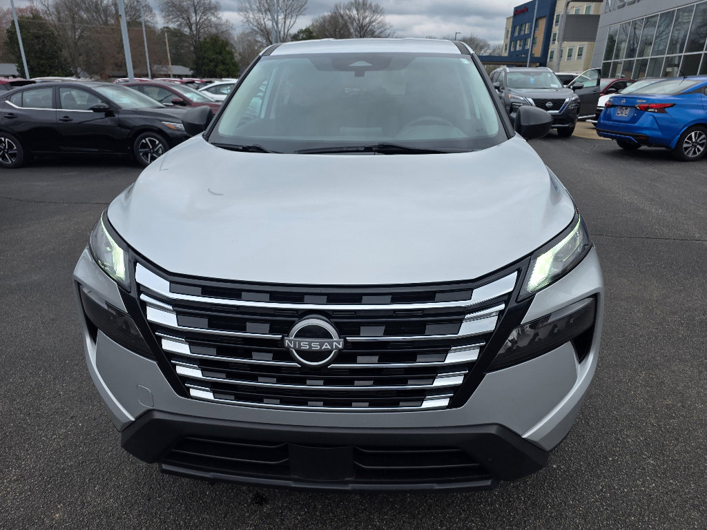 Used 2024 Nissan Rogue S image 8