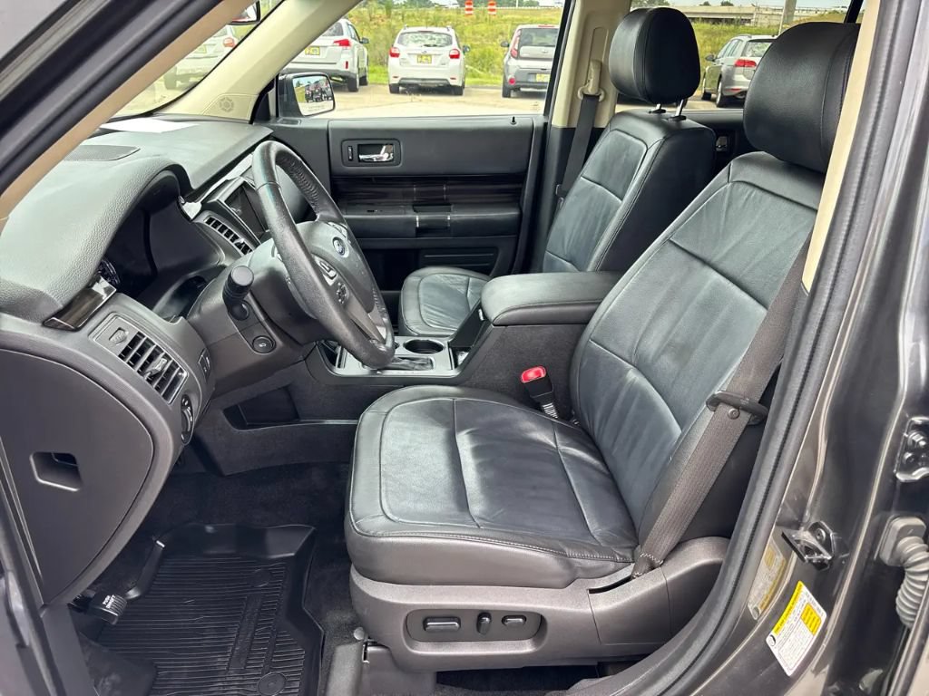 Used 2019 Ford Flex SEL w/ Equipment Group 202A FWD image 17