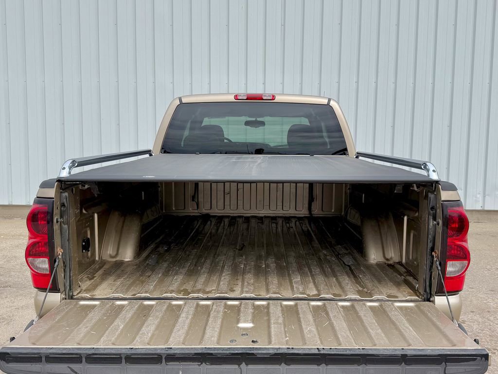 Used 2004 Chevrolet Silverado 1500 LS w/ Light Duty Power Package image 16