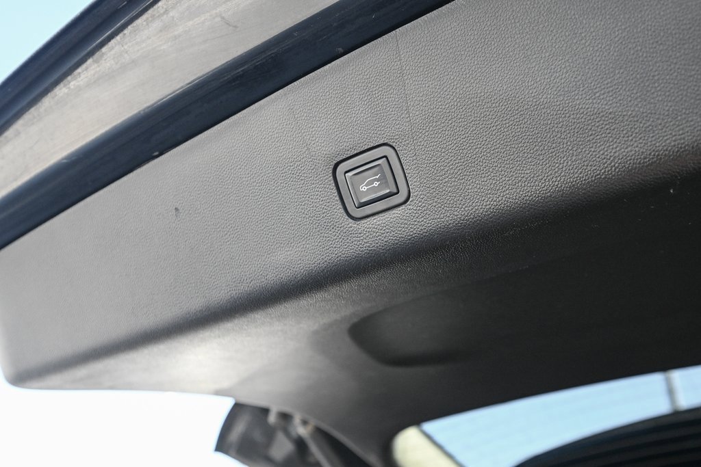 Used 2019 Chevrolet Traverse LT image 17