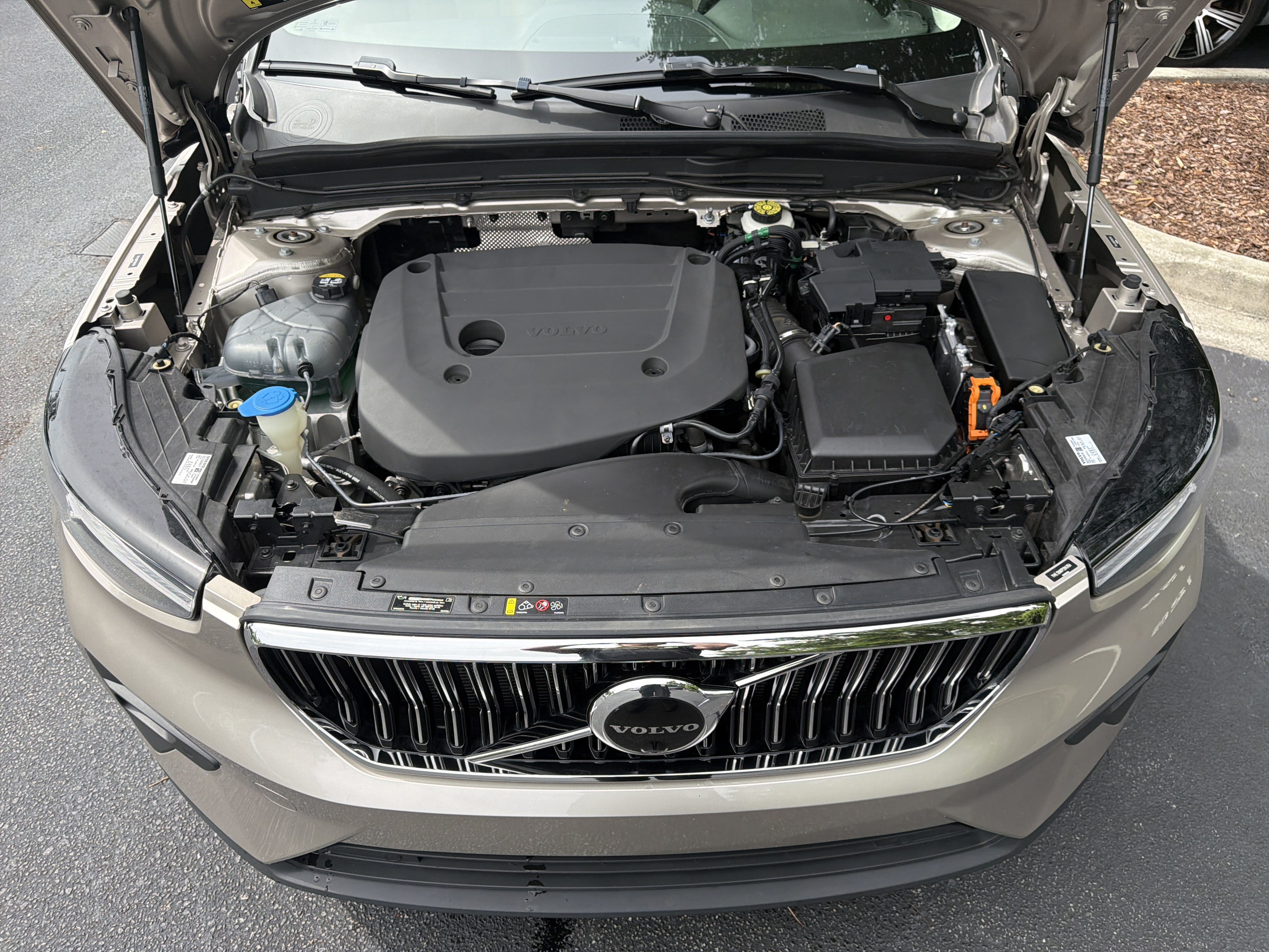 Certified 2023 Volvo XC40 B5 Plus w/ Driver Assist Package AWD/4WD image 36