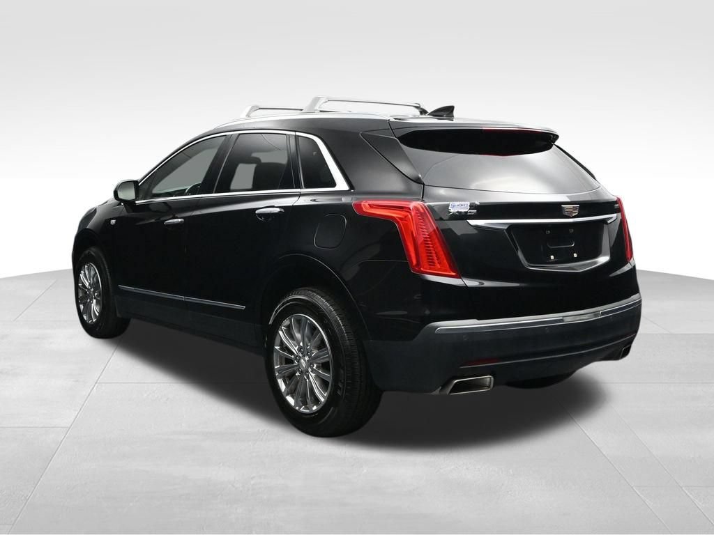 Used 2017 Cadillac XT5 Luxury w/ Driver Awareness Package FWD image 3