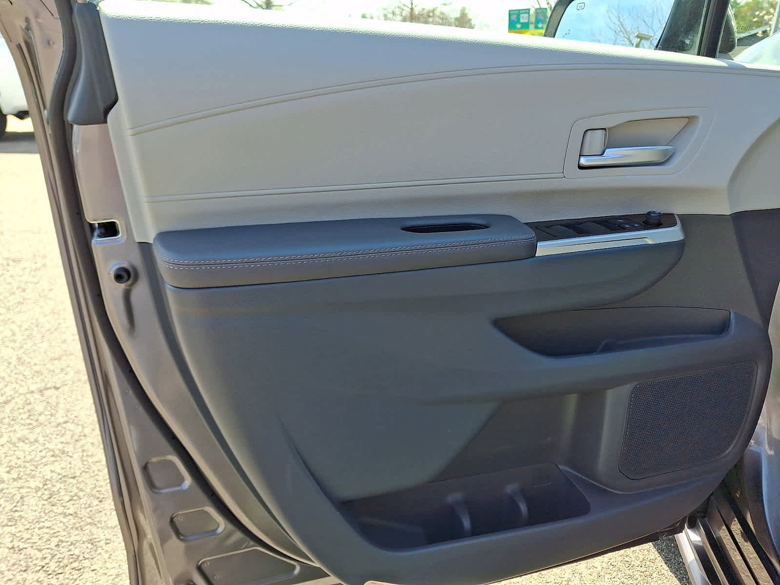 Used 2023 Toyota Sienna XLE AWD/4WD image 15