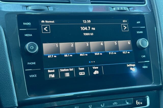 Used 2019 Volkswagen e-Golf SE w/ Driver Assistance Package image 18