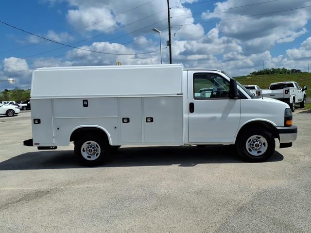 New 2024 GMC Savana 3500 w/ Power Convenience Package image 4