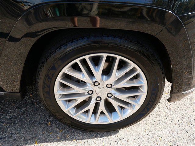 Used 2017 Jeep Grand Cherokee Summit image 7