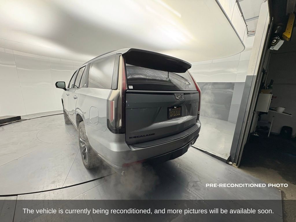 Used 2023 Cadillac Escalade Sport Platinum w/ LPO, ONYX Package image 3