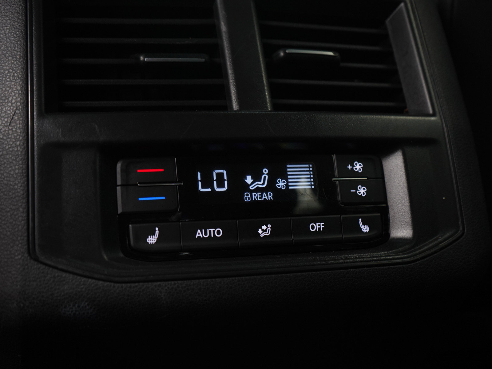 Used 2021 Volkswagen Atlas SEL AWD/4WD image 17