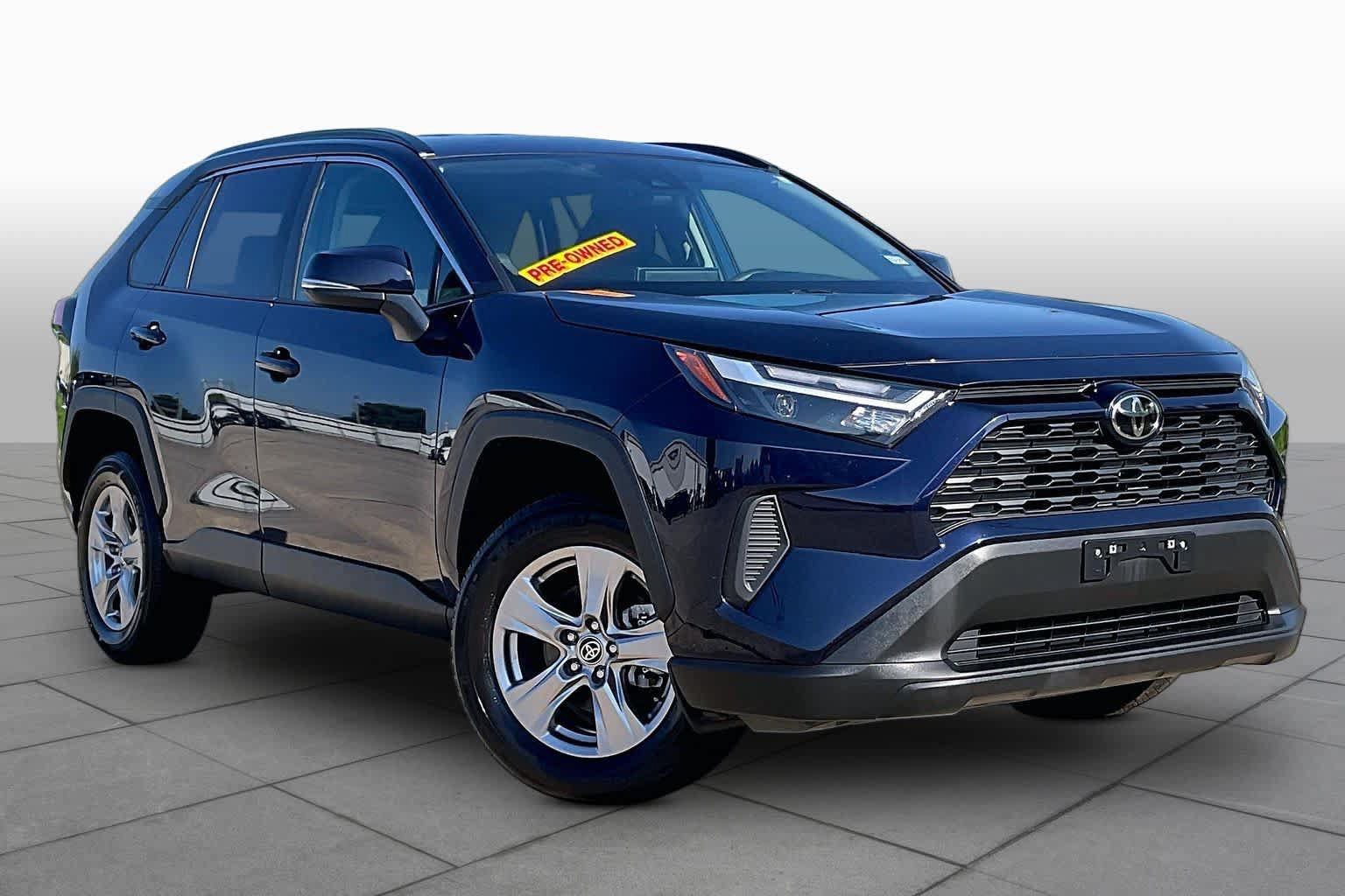 Used 2025 Toyota RAV4 XLE FWD image 3