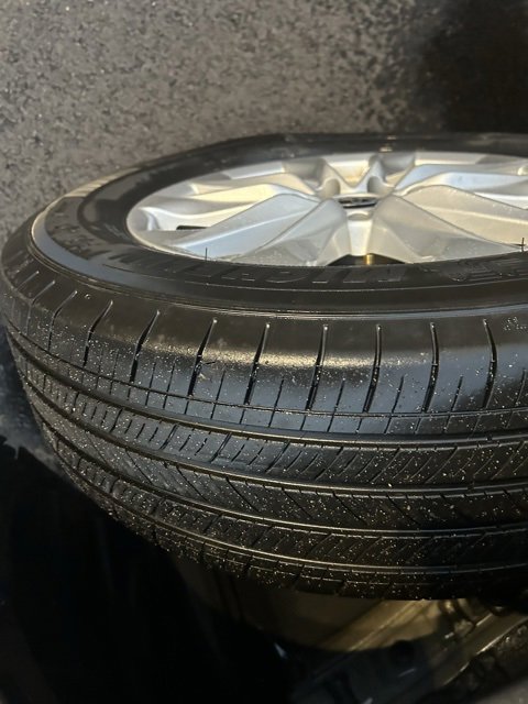 Used 2024 Toyota Corolla Cross LE image 13