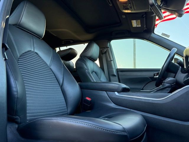 Used 2024 Toyota Highlander XSE FWD image 15