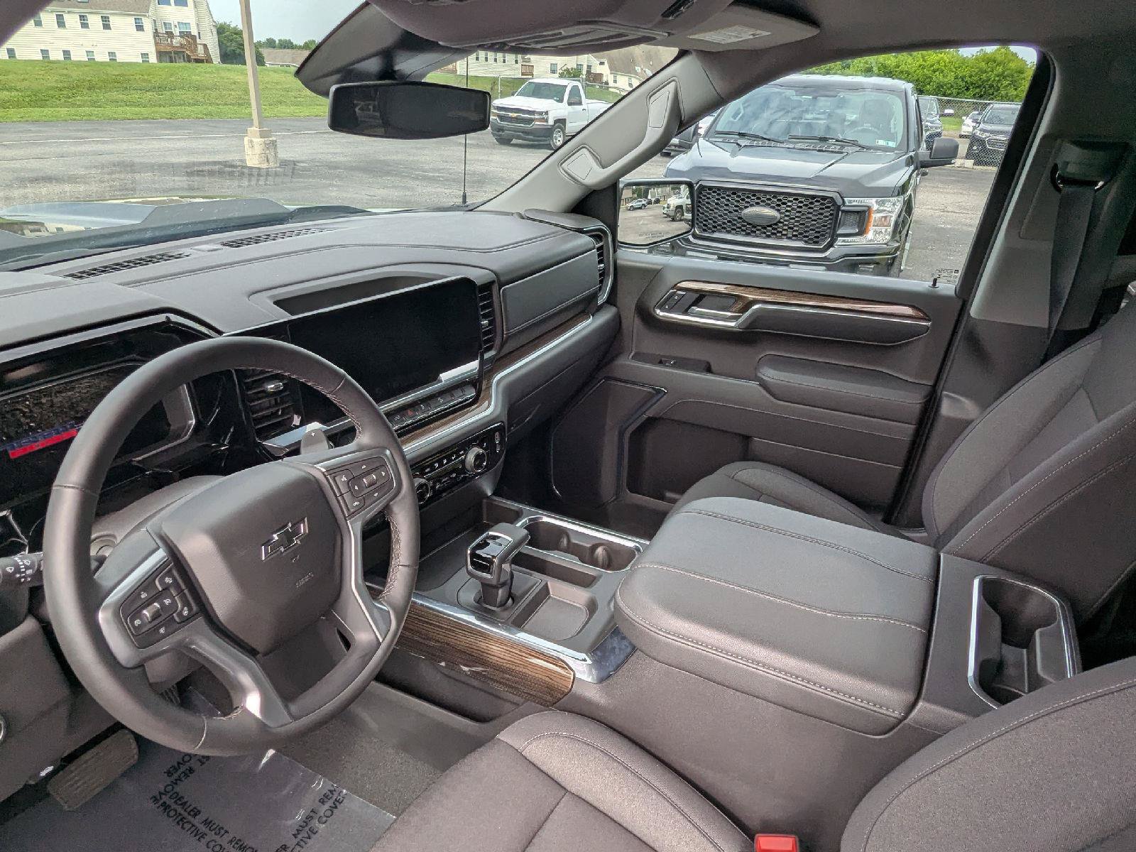 Used 2026 Chevrolet Silverado 1500 LT Trail Boss w/ Protection Package AWD/4WD image 13