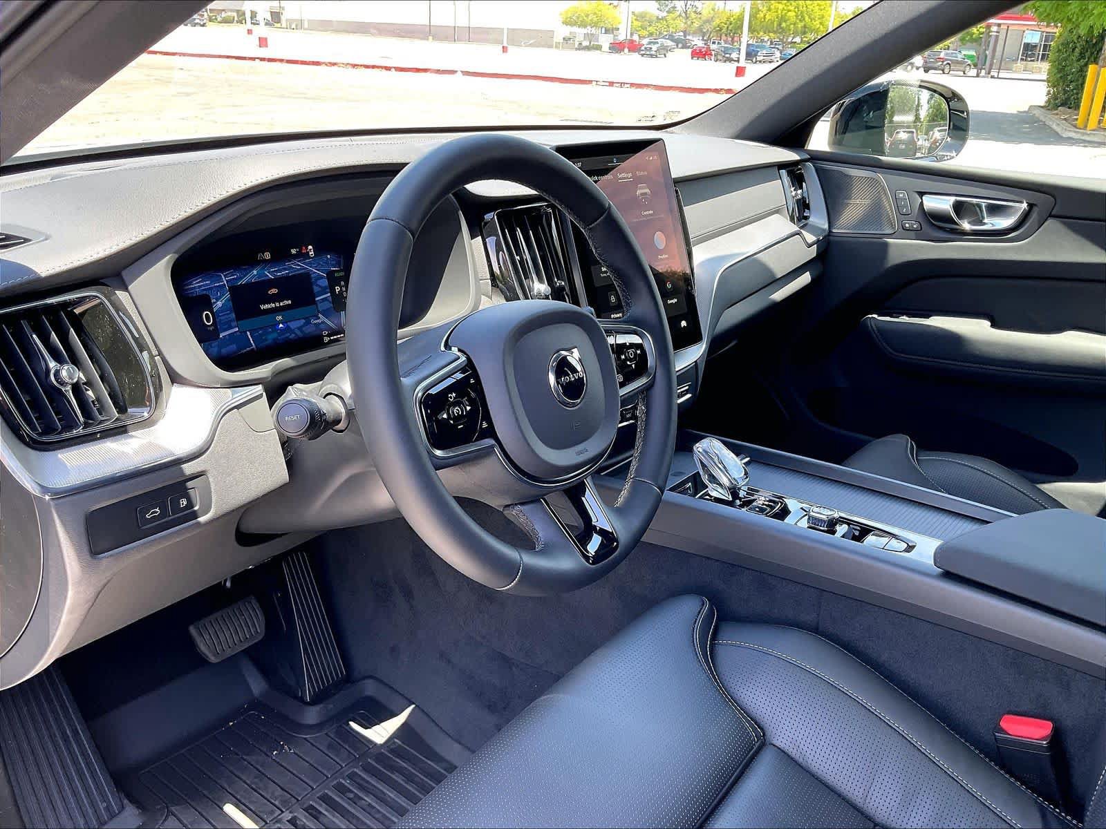 New 2026 Volvo XC60 T8 Ultra w/ Protection Package Premier AWD/4WD image 8