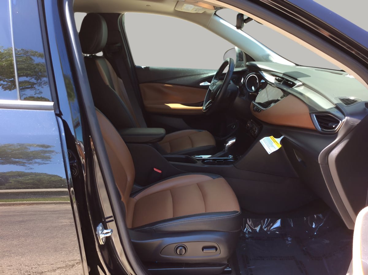 Used 2022 Buick Encore GX Essence w/ Experience Buick Package FWD image 18