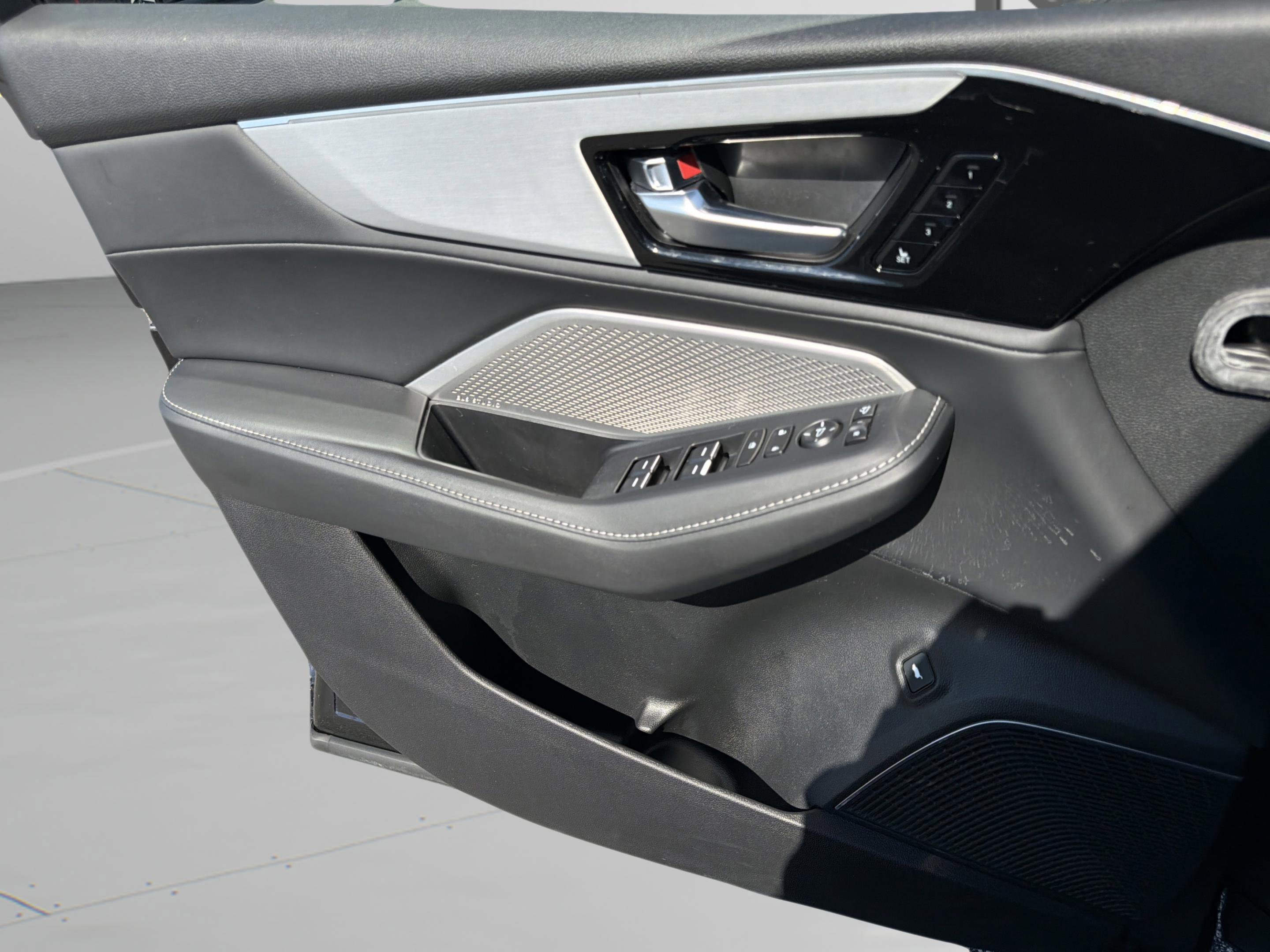 Used 2023 Acura MDX FWD w/ Technology Package image 32