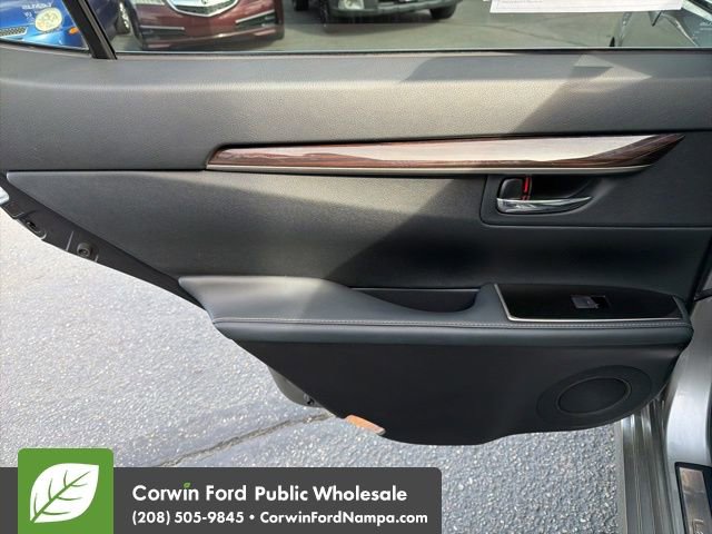 Used 2016 Lexus ES 350 w/ Navigation System Package image 29