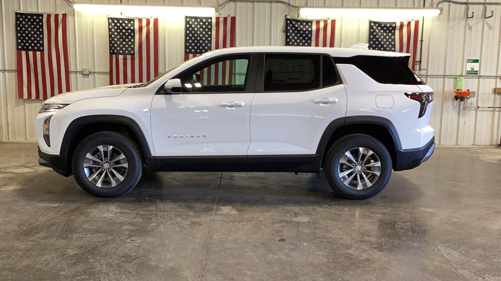 New 2026 Chevrolet Equinox LT AWD/4WD image 3