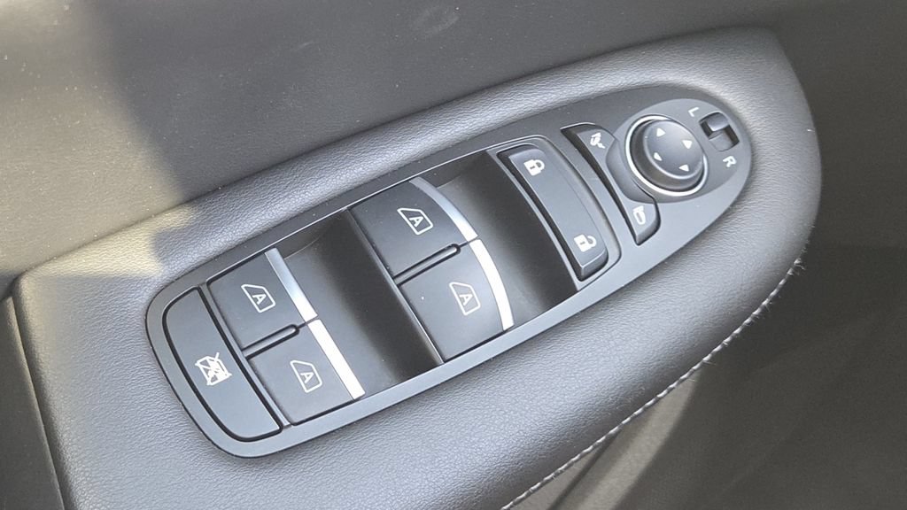 Certified 2023 INFINITI QX50 Sport AWD/4WD image 11